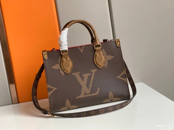WIS VUITTON PM LOUIS ONTHEGO 1204